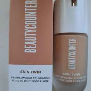 Beautycounter Twin Skin Featherweight Foundation